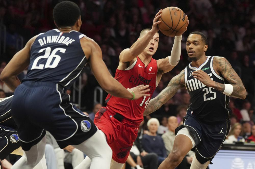 折射出足球 折射出足球