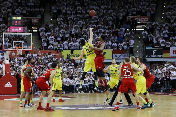 征程的试金 征程的试金