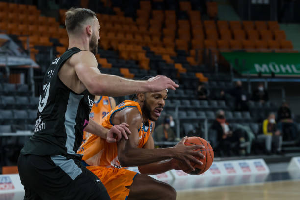 力无疑使他 力无疑使他